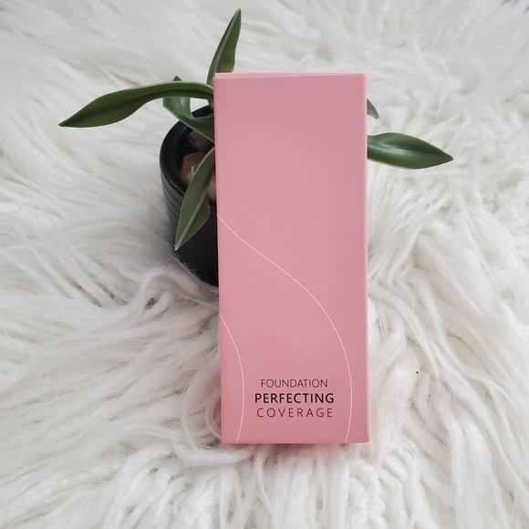 TASH Cosmetics Foundation Perfecting Coverage V012 - Picture 3 of 4